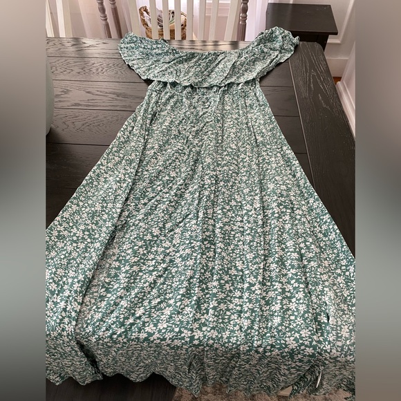 Maternity Dress
Women’s Off Shoulder, Split A Line Casual Maxi Dress - Picture 5 of 5